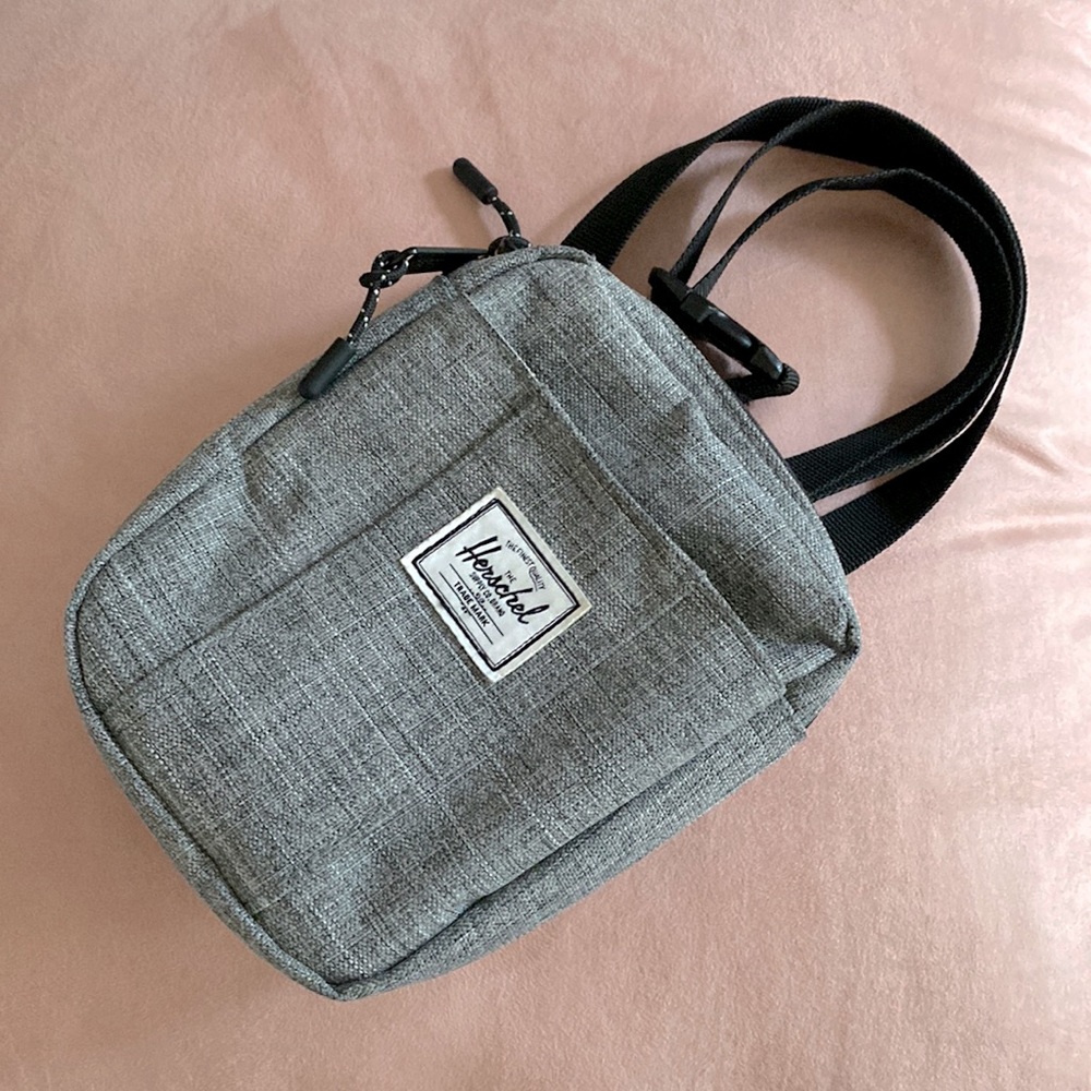 Herschel Cross Body
